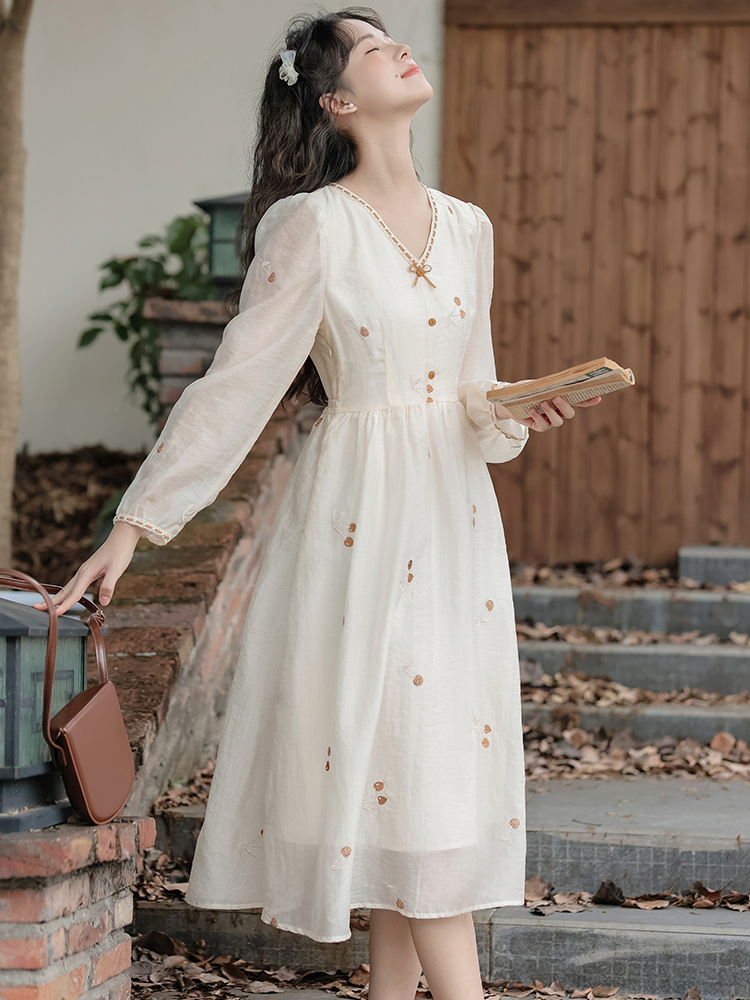 French Vintage V-Neck Long Sleeve A-Line Dress 2026 Spring - Style 439e33 - Image 4