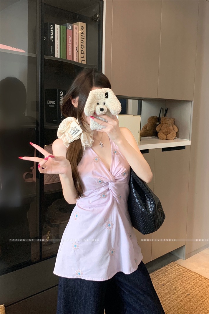 V-Neck Twist Sleeveless Top for Women Summer Outerwear Embroidered Waist-Slimming Halter Blouse - Image 5