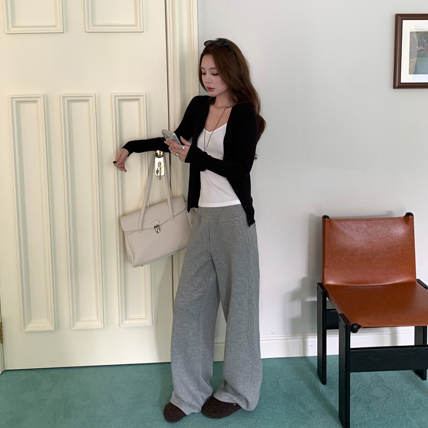 Women's Knit Sweatpants Wide Leg Casual Pants with Elastic Waist - Image 4